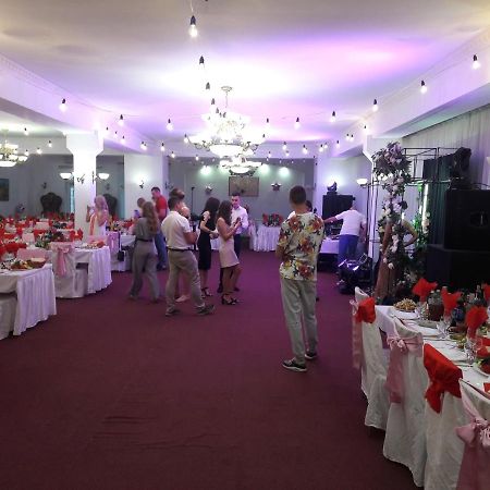 Hotel Dubrava Poltava Dış mekan fotoğraf
