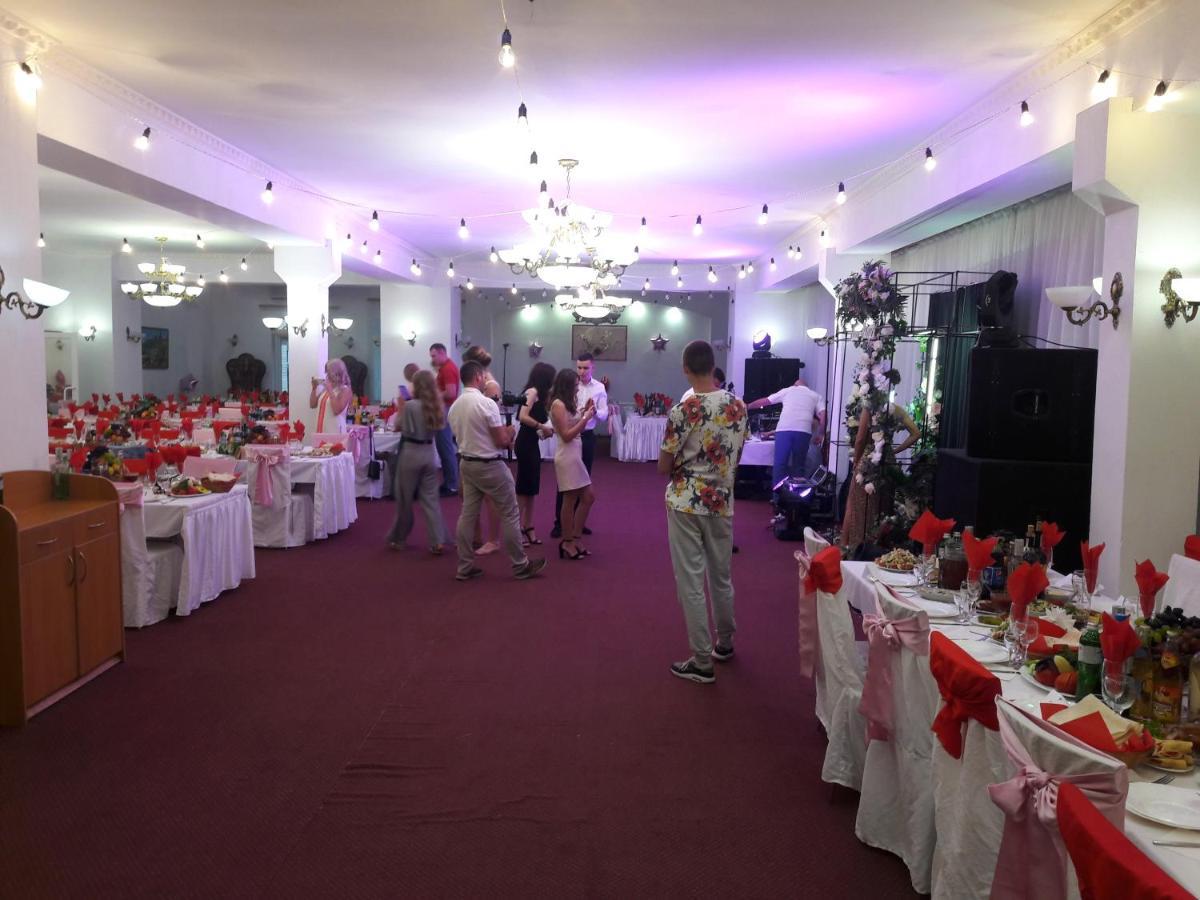 Hotel Dubrava Poltava Dış mekan fotoğraf